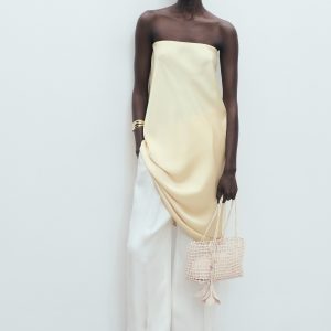 Faux-effect keychain with flower