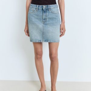 Short denim skirt