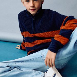 Knitted sweater with perkins neck
