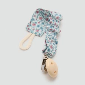 Printed brooch pacifier holder