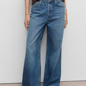 Wide-leg jeans with turn-up hem