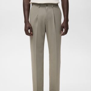 Fluid straight-leg pants with pleats