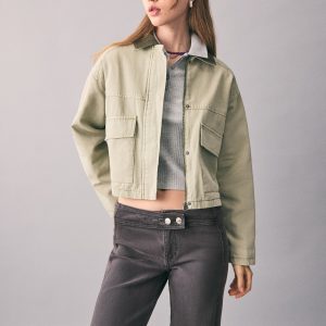 Straight-leg jeans with belt