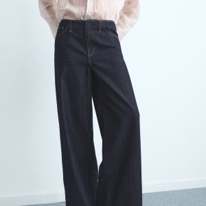 Wide leg mid-rise jeans