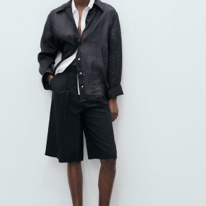 Strap sandals with buckle