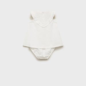 Ruffled dress and frog