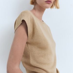 Short-sleeved fine-knit sweater