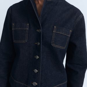 Fitted denim jacket with pockets