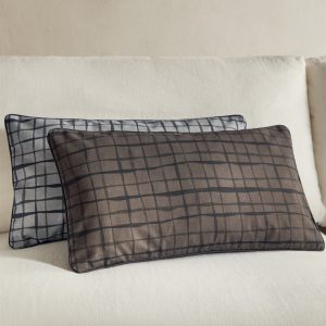 Checked-print cushion cover