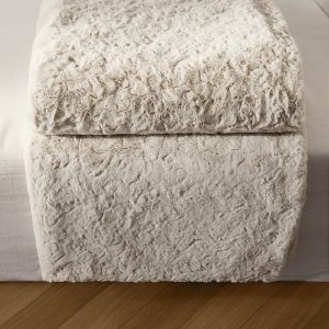 Large fur-effect textured blanket