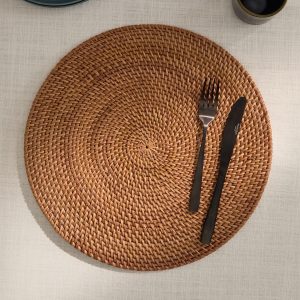 Round rattan placemat