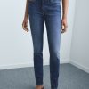 Mid-rise skinny jeans