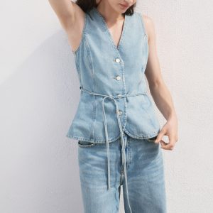 Buttoned denim vest