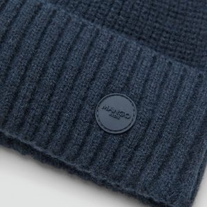 Knitted hat with turn-up