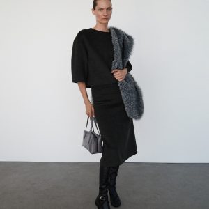 Wool midi-skirt with slit