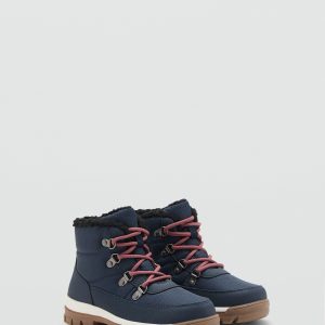 Lace-up mountain boots