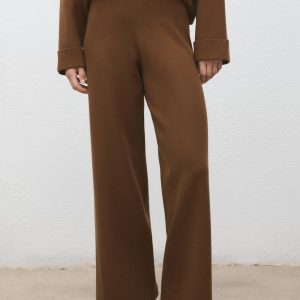 Straight knitted pants