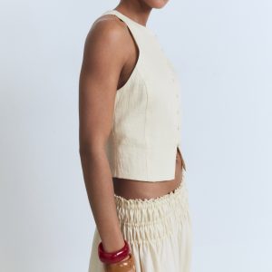 Vest with bow on the back