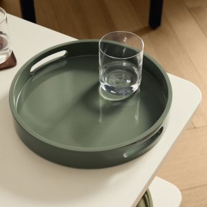 Medium lacquered tray