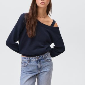 Knitted sweater with cut-out