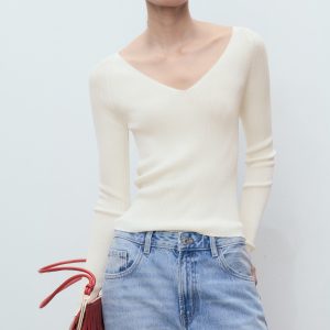 V-neck ribbed knit sweater