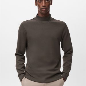 Long-sleeved t-shirt with perkins neck