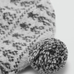 Bobble hat with jacquard pattern