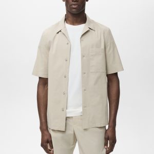 Regular-fit shirt with chest pocket