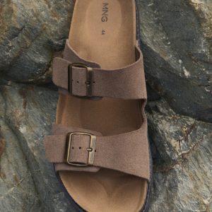 Buckles leather sandal