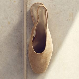 Block heel leather shoes