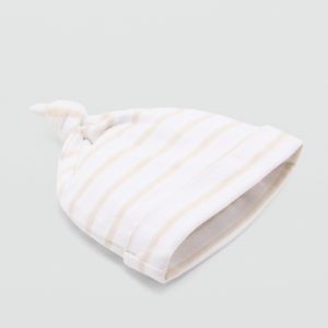 Hat with knot detail