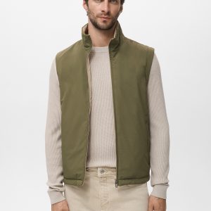 Reversible water-repellent vest
