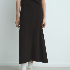 Flared knitted skirt