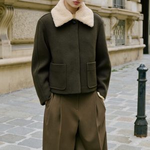 Wide-leg mid-rise pleated pants