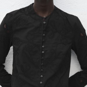 Embroidered blouse with buttons