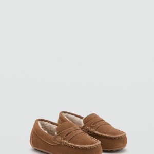 Leather moccasins with fur lining