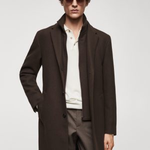 Wool coat with detachable collar