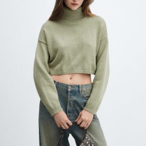 Turtleneck knitted sweater