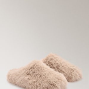 Slippers with fur effect
