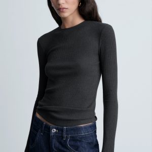 Ribbed long-sleeved t-shirt