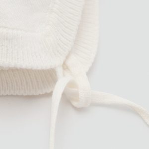 Knitted bonnet