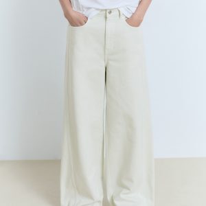 Wide leg mid-rise jeans