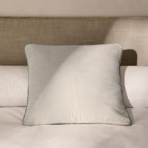 Velvet cushion cover with seam detail 50x50 cm