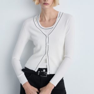 V-neck knitted cardigan