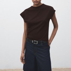 Short-sleeved fine-knit sweater