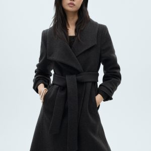 Woollen coat with belt