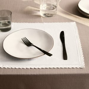 Linen placemat finished with lace
