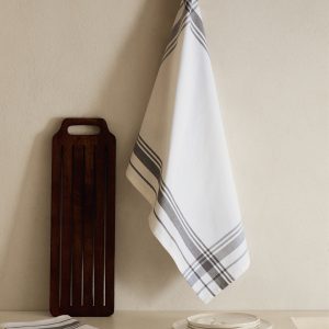 Cotton yarn-dyed kitchen towels with geometric design