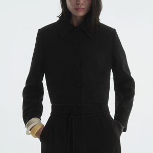 Suit blazer with lapels