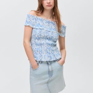 Denim miniskirt with frayed hem